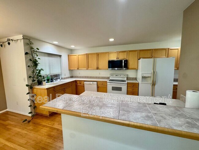 Foto del edificio - 2430 195th St SE