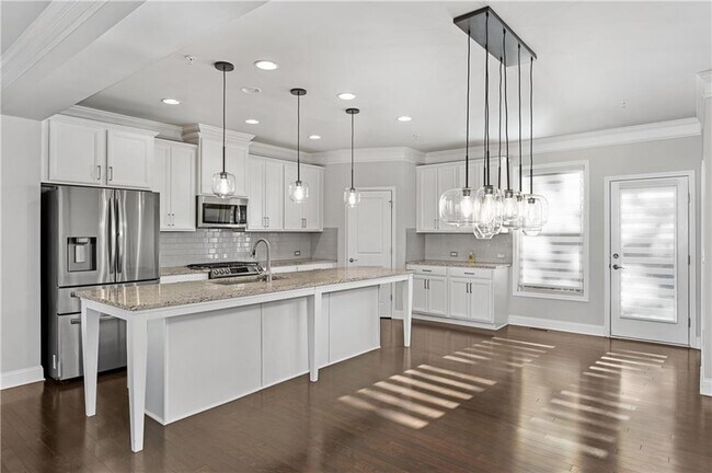 Building Photo - 6428 Brookside Dr SE