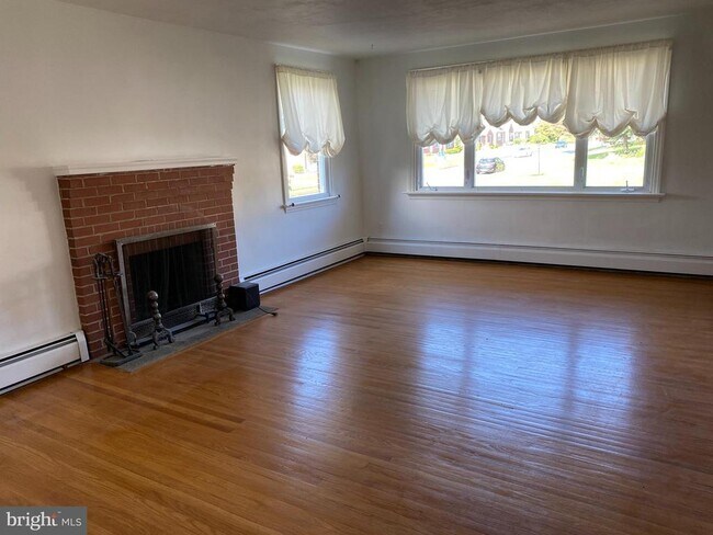 Building Photo - 423 S Mitchell Ave