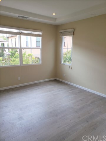 Building Photo - 204 Crescent Moon