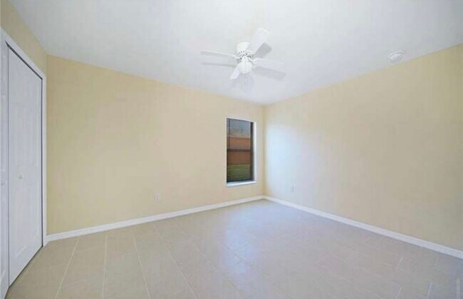 Foto del edificio - 915 SW 8th Pl