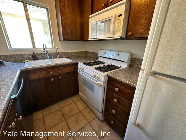 Building Photo - 2 br, 2 bath House - 12416 Moorpark Street...