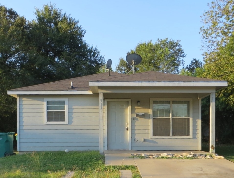 Primary Photo - This home is waiting for YOU!