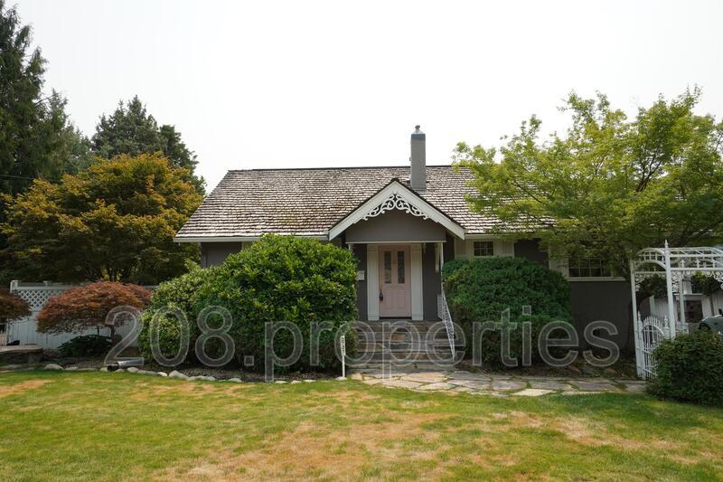 Primary Photo - 2721 W Cassia St
