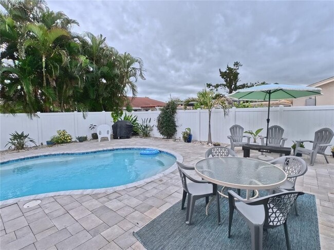 Building Photo - 6107 9th Ave W