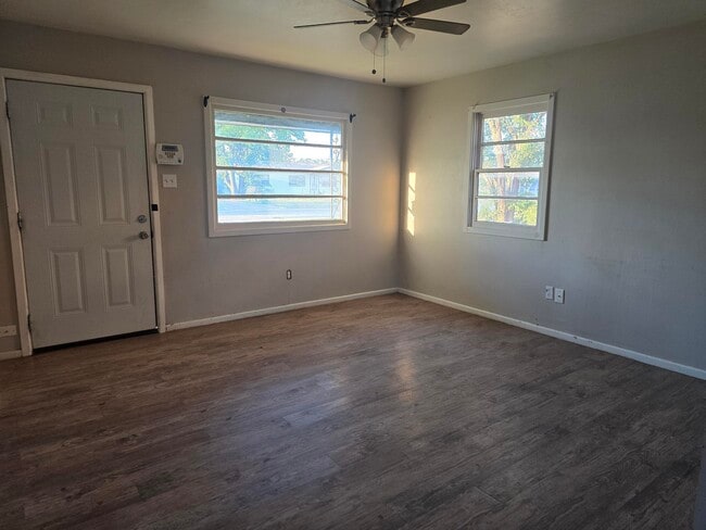 Building Photo - 2415 E 30th St