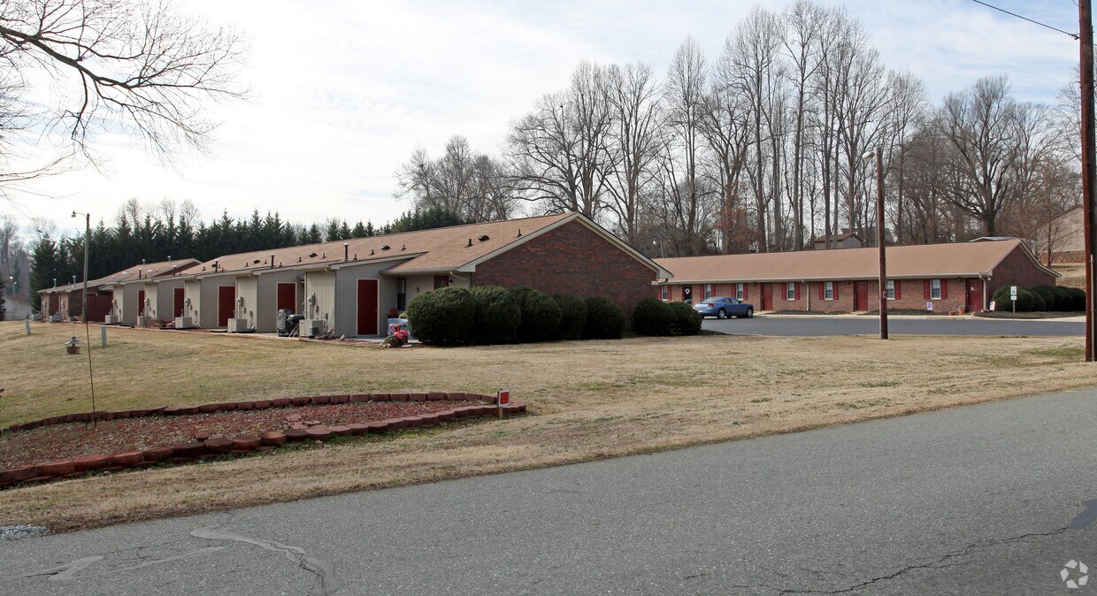 Foto del edificio - 1323 Sidney Ave