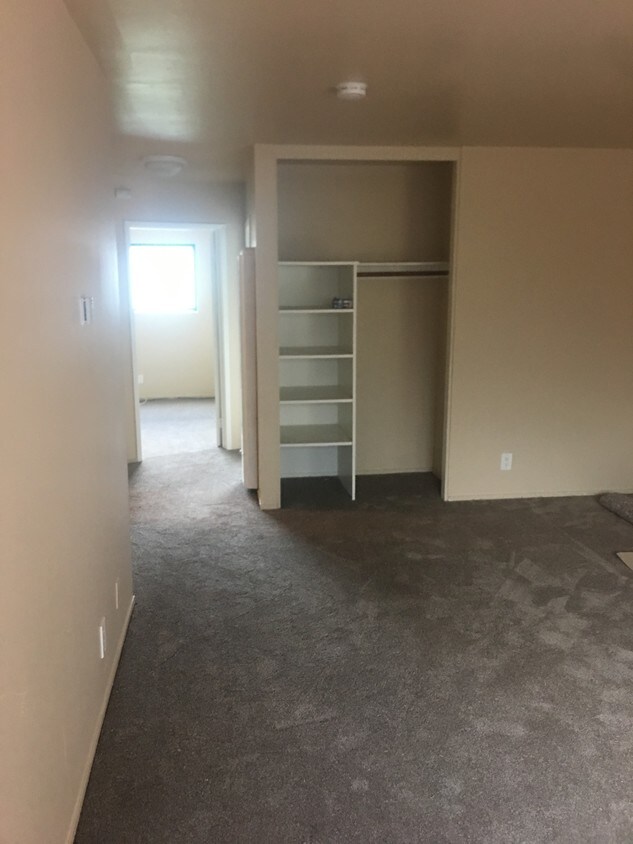 Foto del edificio - 1323 Leafwood Dr