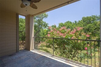 Building Photo - 500 Water's Edge Drive