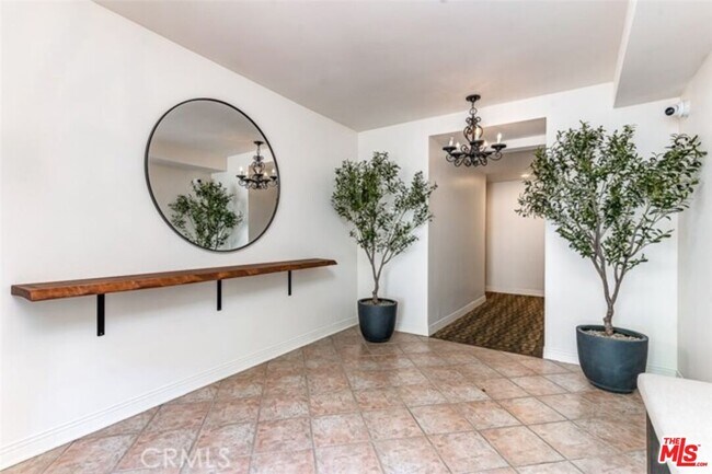 Foto del edificio - 6752 Hillpark Dr