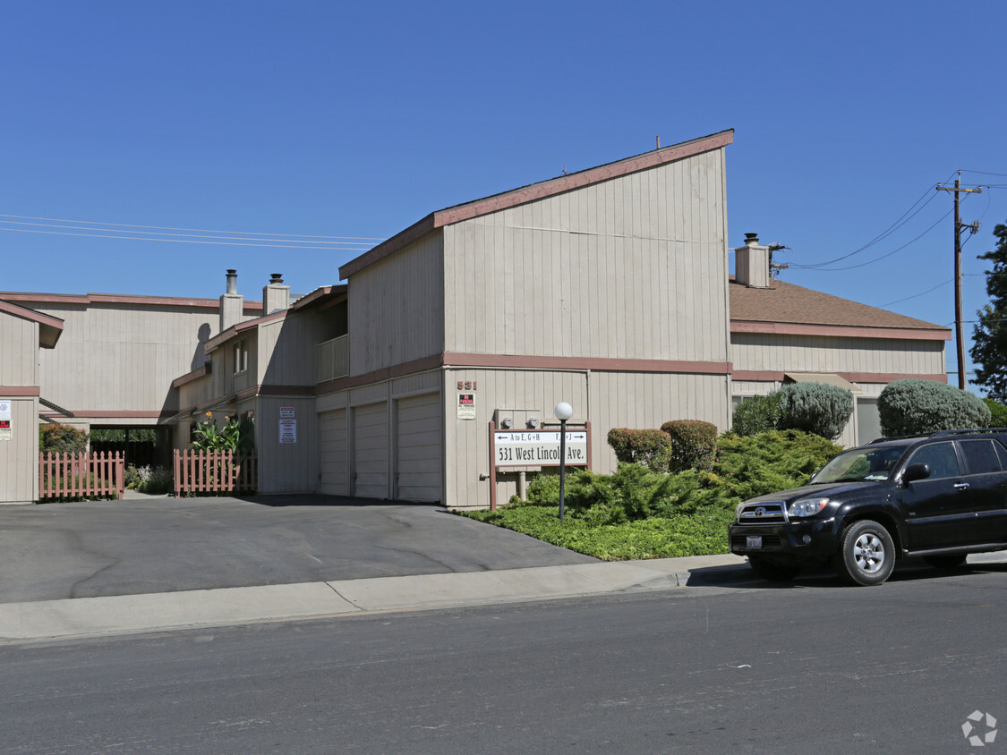 Building Photo - 531 W Lincoln Ave