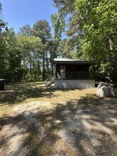 Building Photo - 2564 Lakeview Dr