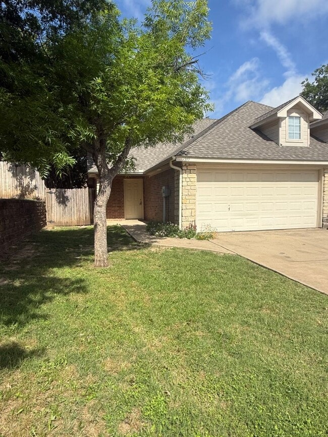 Building Photo - 217 Rentz Place Cir