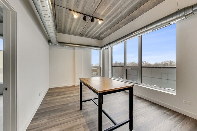 Foto del interior - 2405 W Hutchinson