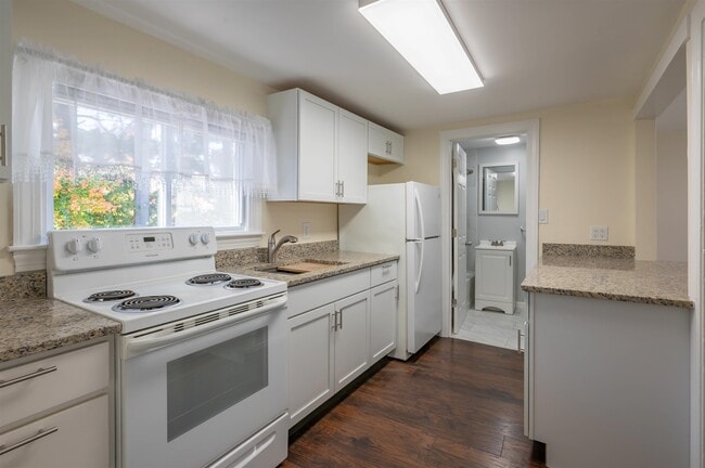 Building Photo - 177 Chestnut St