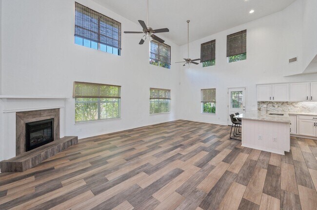 Building Photo - 265 Chipola Cove