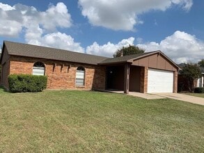 Building Photo - 5401 Gibson Dr