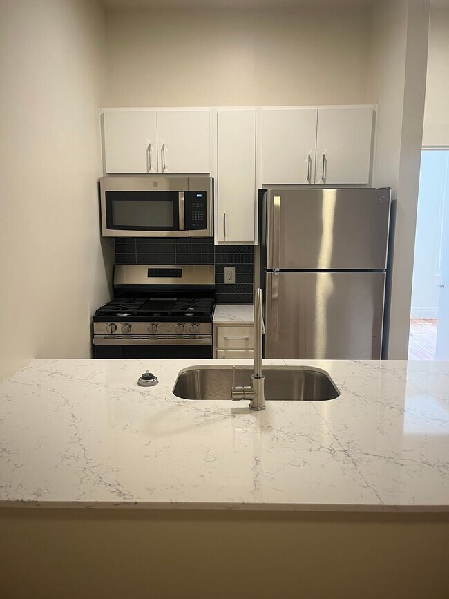 Foto del edificio - 120 E 14th St