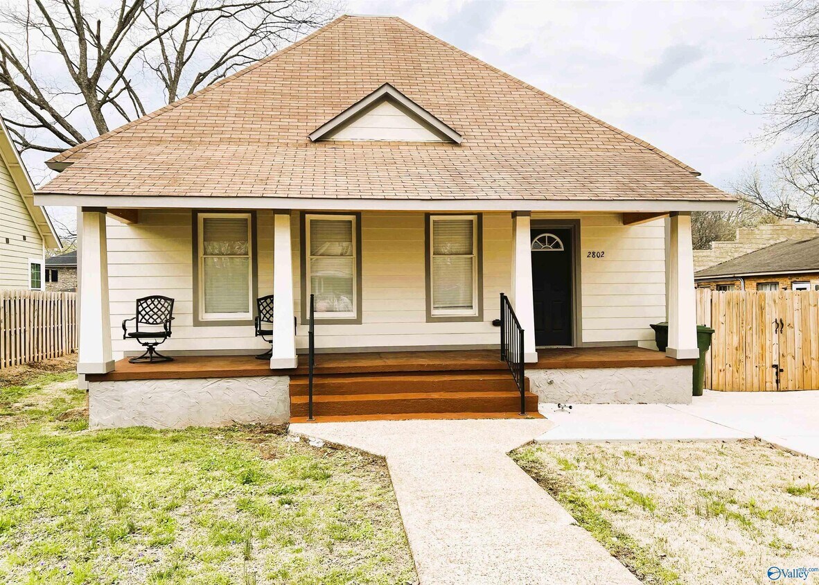 Primary Photo - 2802 9th Ave SW