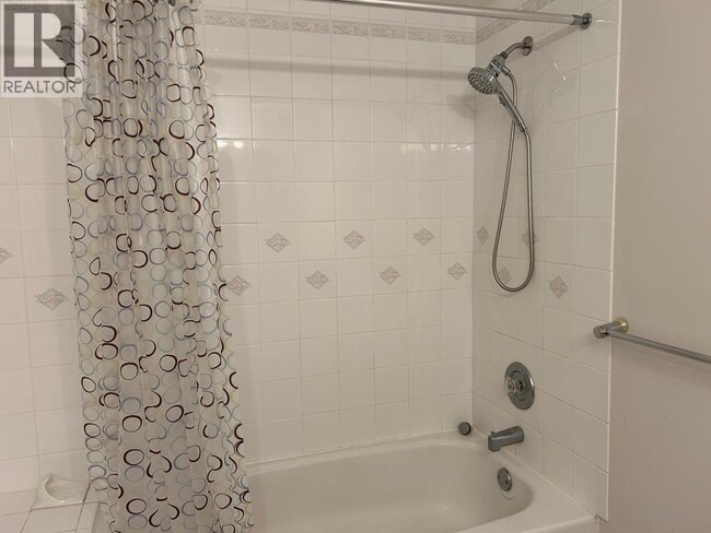 Building Photo - 1565 Bramble Ln