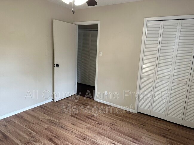 Building Photo - 308 Lucas St