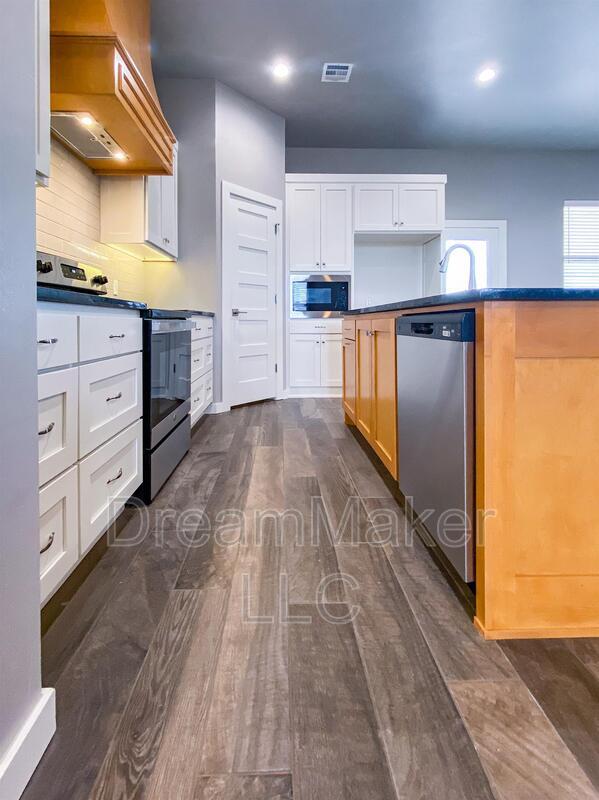 Building Photo - 917 Apple Blossom Way