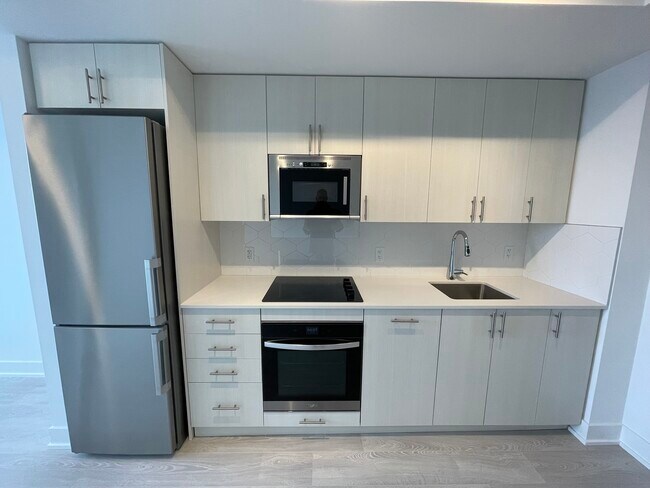 Photo du bâtiment - 2545-2545 Simcoe St N
