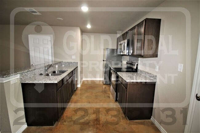 Foto del edificio - 516 Raymond St
