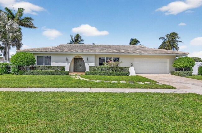 Foto del edificio - 5660 Golfway Dr