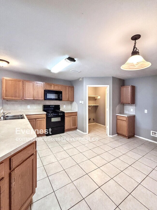 Building Photo - 24018 Blossom Crest Ln