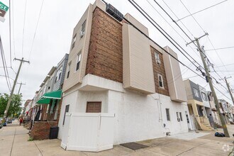 Building Photo - 2400 S 4th St