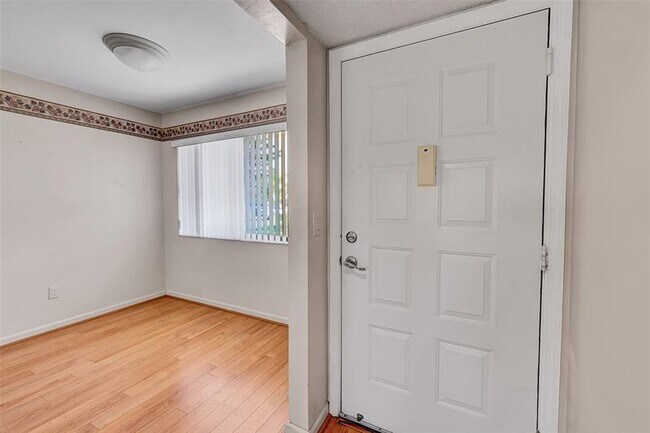 Foto del edificio - 9633 N Belfort Cir