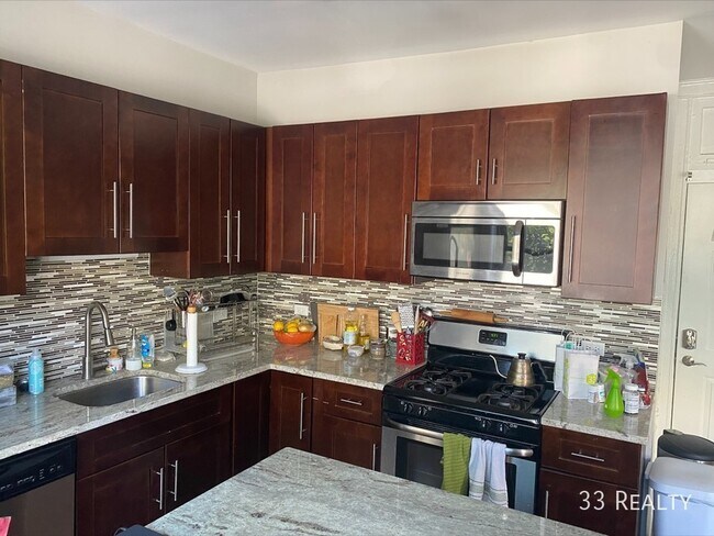 Building Photo - Spacious 2 bedroom apartment in Edgewater ...