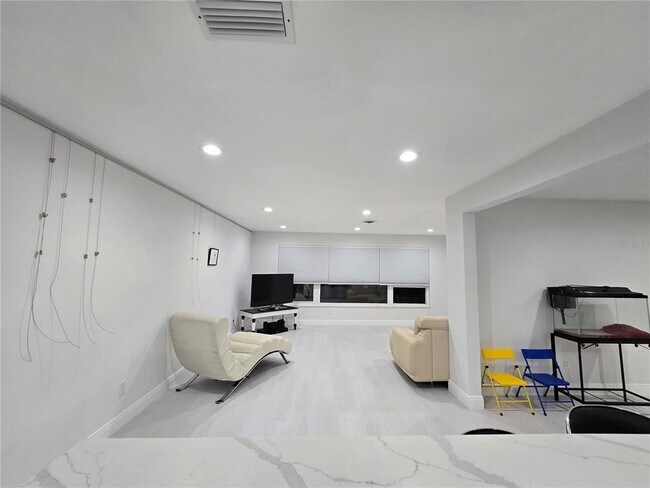 Foto del edificio - 1028 Chinaberry Rd