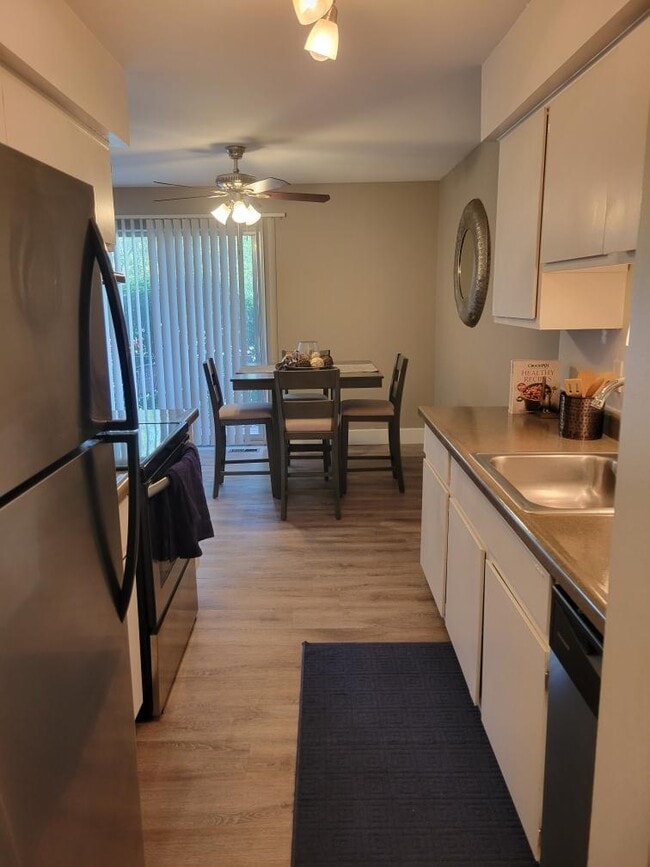 Building Photo - Carriage Hill Apartments - Dearborn Heights, MI