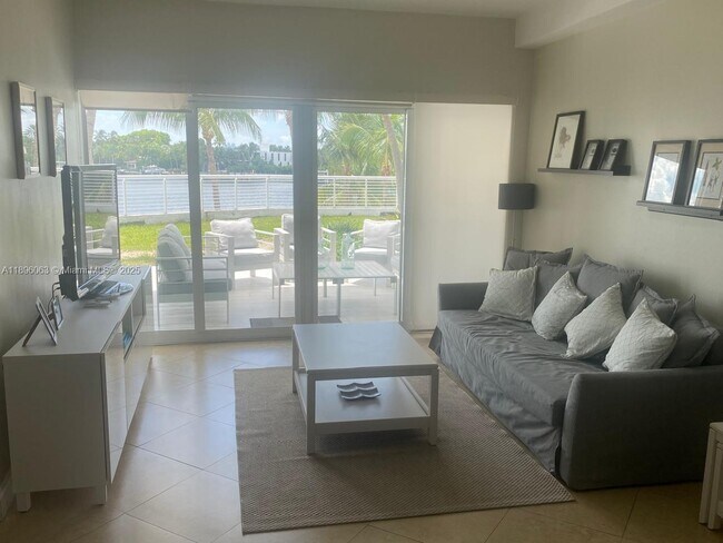 Foto del edificio - 6580 Indian Creek Dr