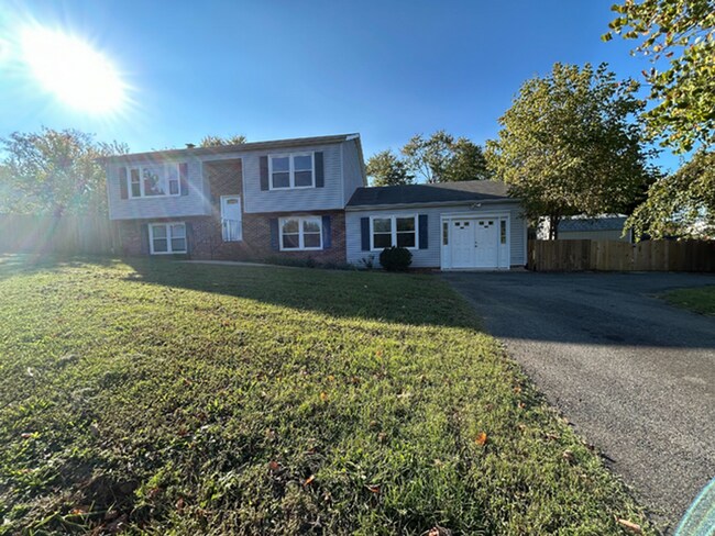 Building Photo - 1001 Dewberry Dr