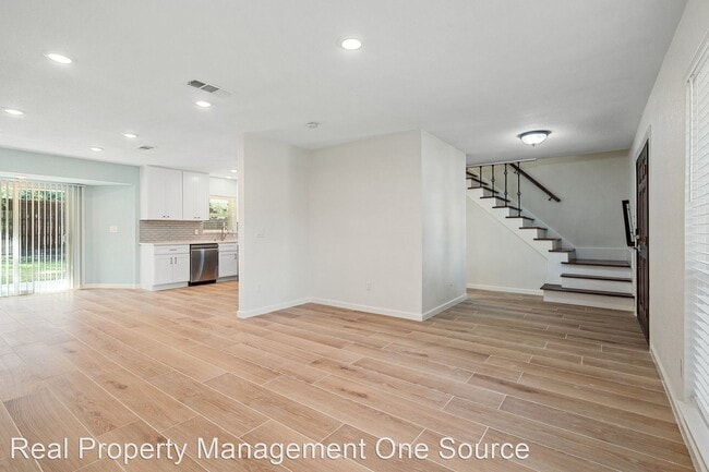 Building Photo - 4 br, 2.5 bath House - 2101 Country Dell D...