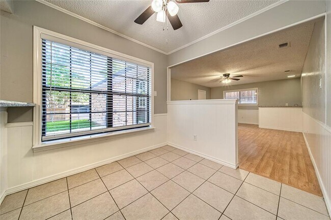 Foto del edificio - 408 Shoreview Dr