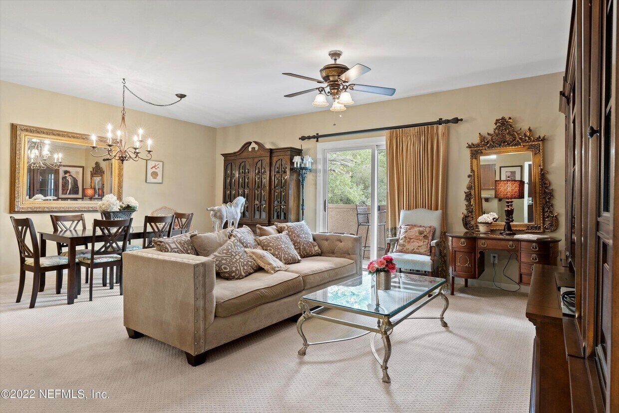 Foto principal - 945 Registry Blvd