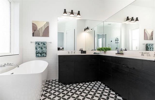 Building Photo - 2239 Lovedale Ave