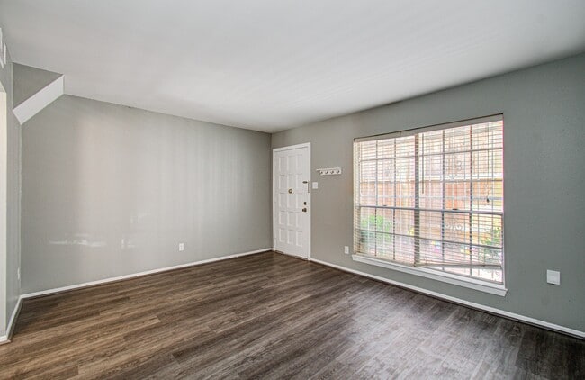 Building Photo - 1713 Huldy St
