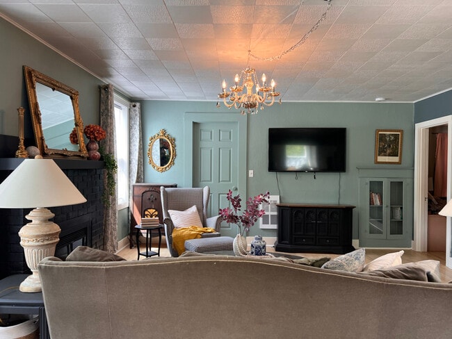 Foto del edificio - 303 Pioneer St