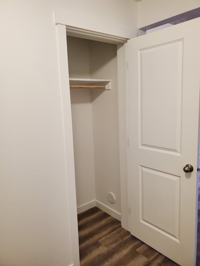 Armario para los abrigos - 17761 Jackson Ridge Way