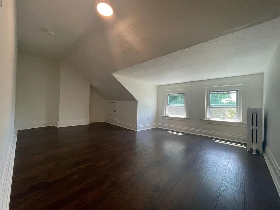 5859 Nicholson St Unit Apt 2, Pittsburgh, PA 15217 Apartments in
