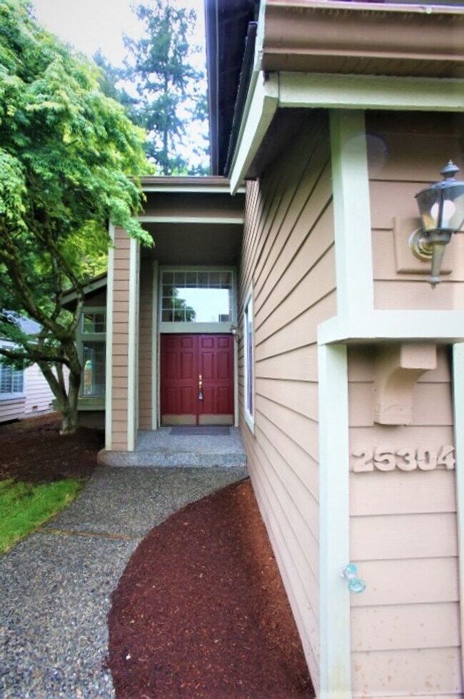 Foto del edificio - Beautiful 2 Story 3 Bed 2.5 Bath in Sammamish