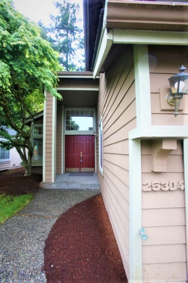 Photo - Beautiful 2 Story 3 Bed 2.5 Bath in Sammamish House