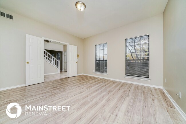 Foto del edificio - 1001 Country Ln