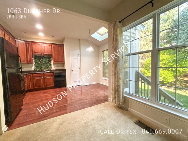 Foto del edificio - 1063 Dutcher Dr