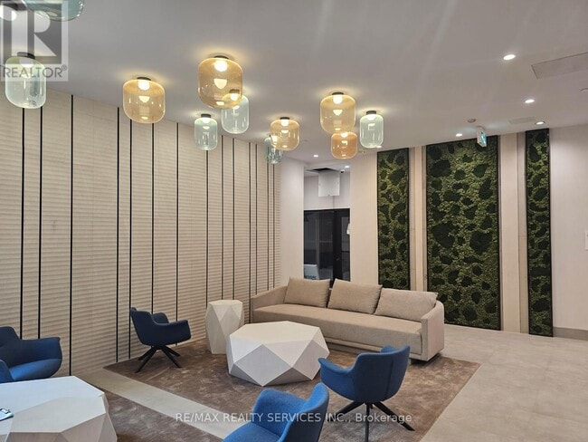 Photo du bâtiment - 500 Plains Rd E